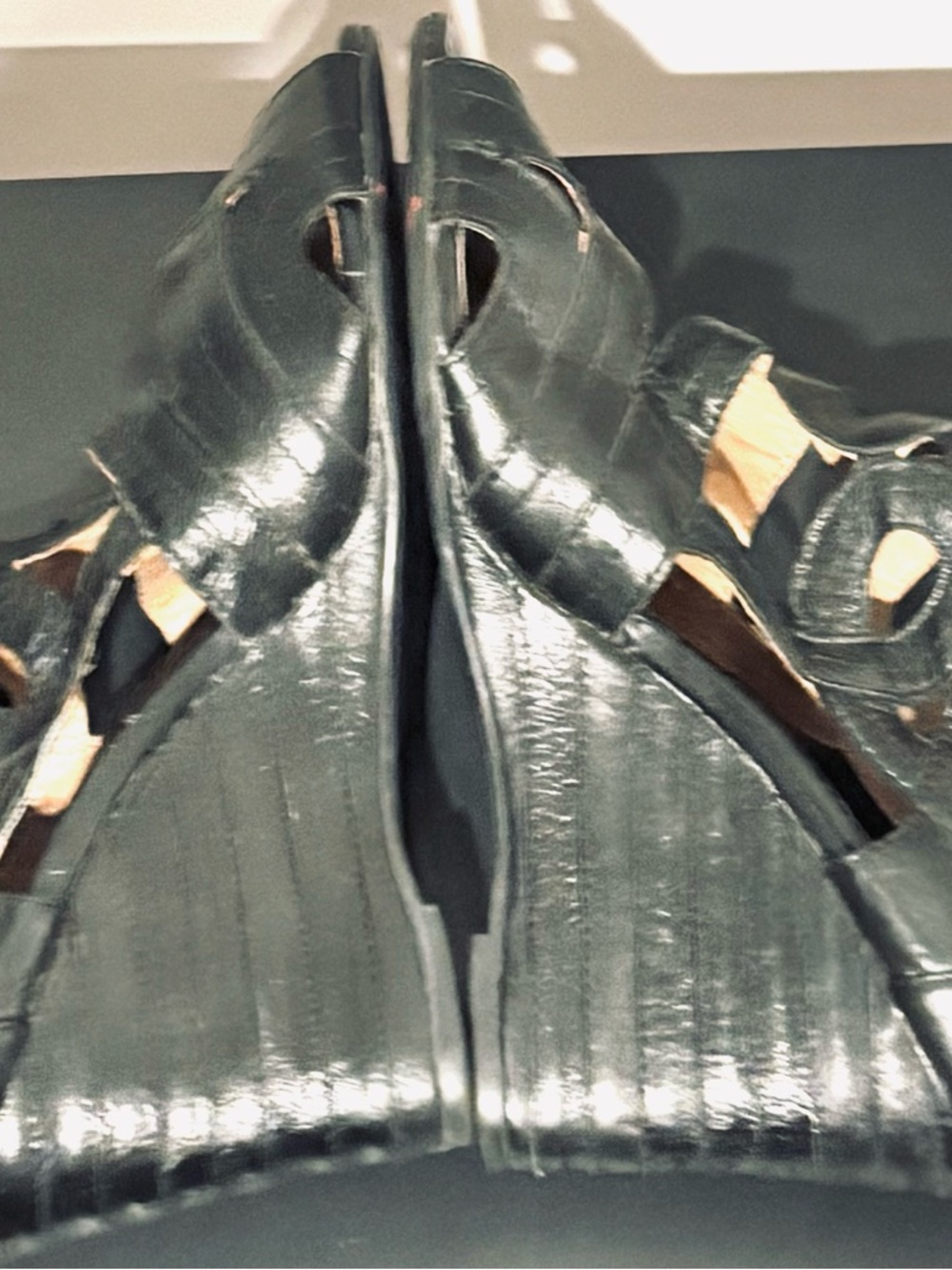 Miz Mooz Black Leather Tamara 3.5" Wedge Heel Sandal Back Zip Size 9.5 - Picture 5 of 8